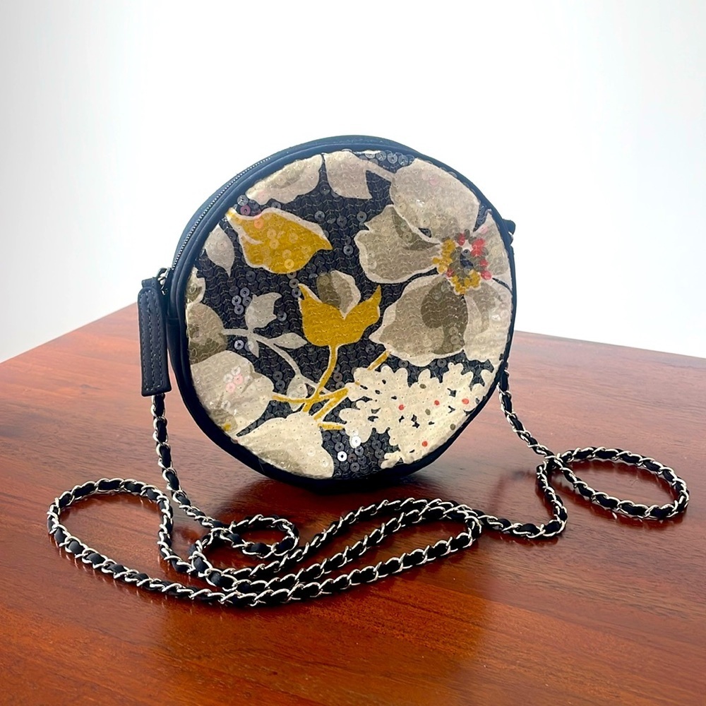 Vera Bradley Bag Magnolia Black Round Green Floral Sequin Chainlink Strap Size S
